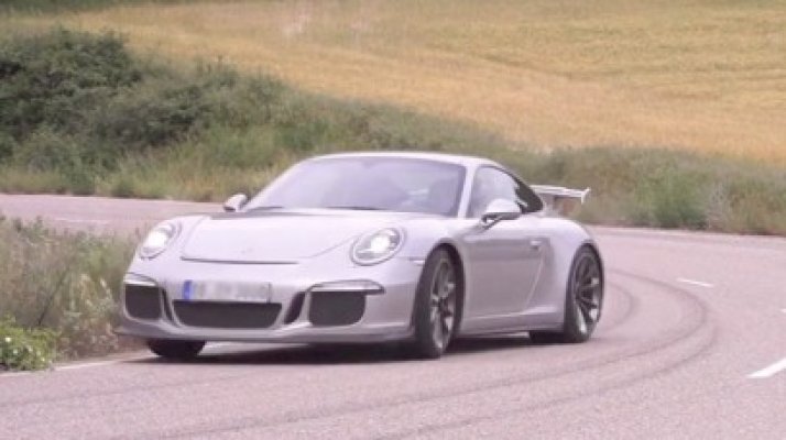 Noul Porsche GT3, viteză şi agresivitate